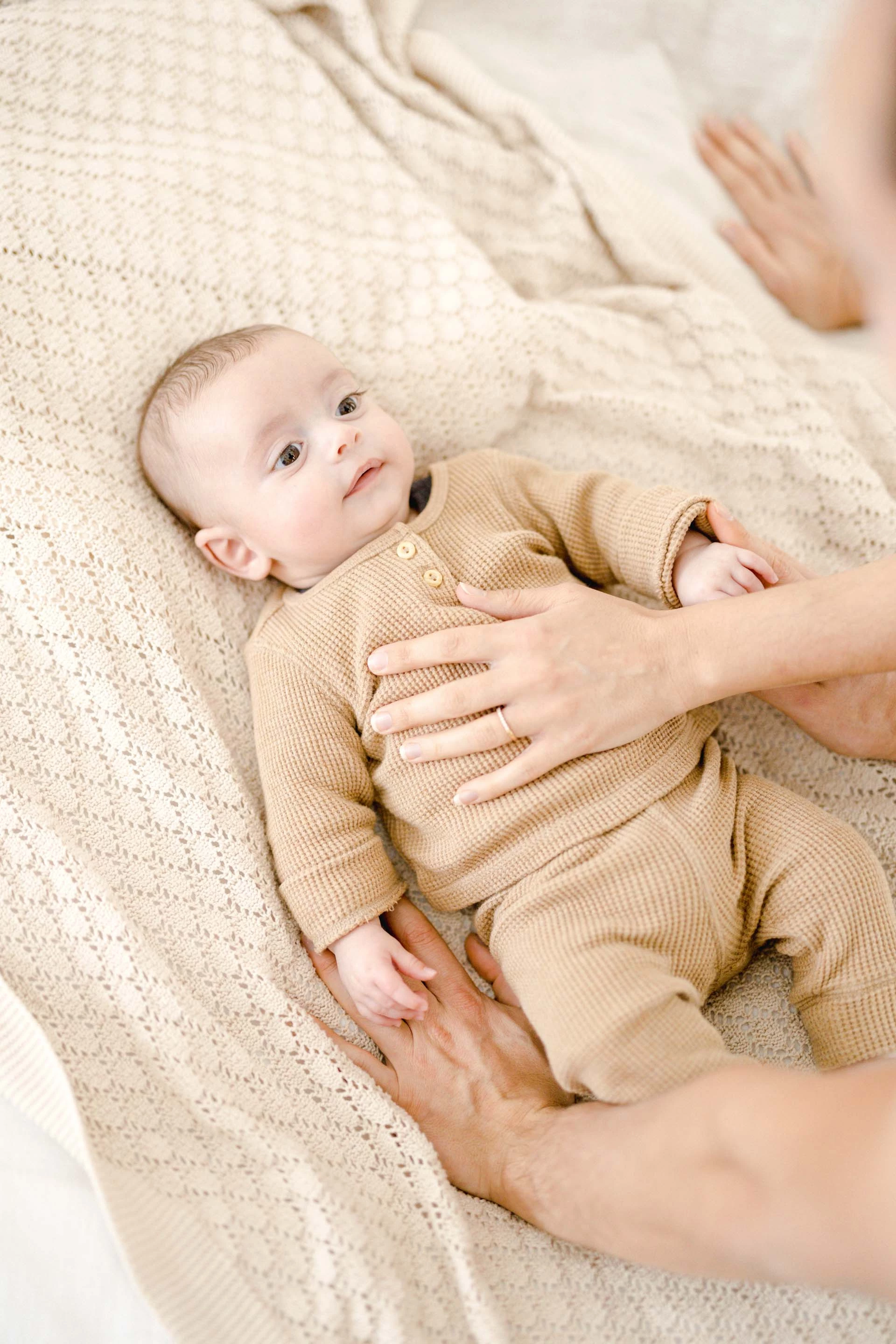 enfant laine gris marron bébé